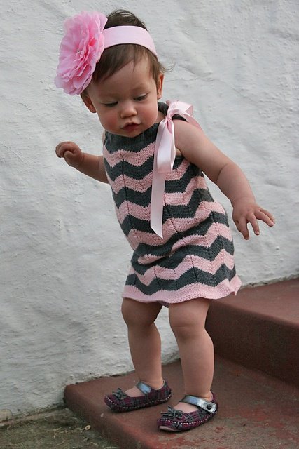 Super cute Zippy Dress knit in Valley Yarns Valley Superwash DK #knitting