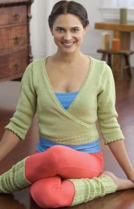 Easy DIY legwarmers and wrap cardi for yoga! Currently knitting these in red...